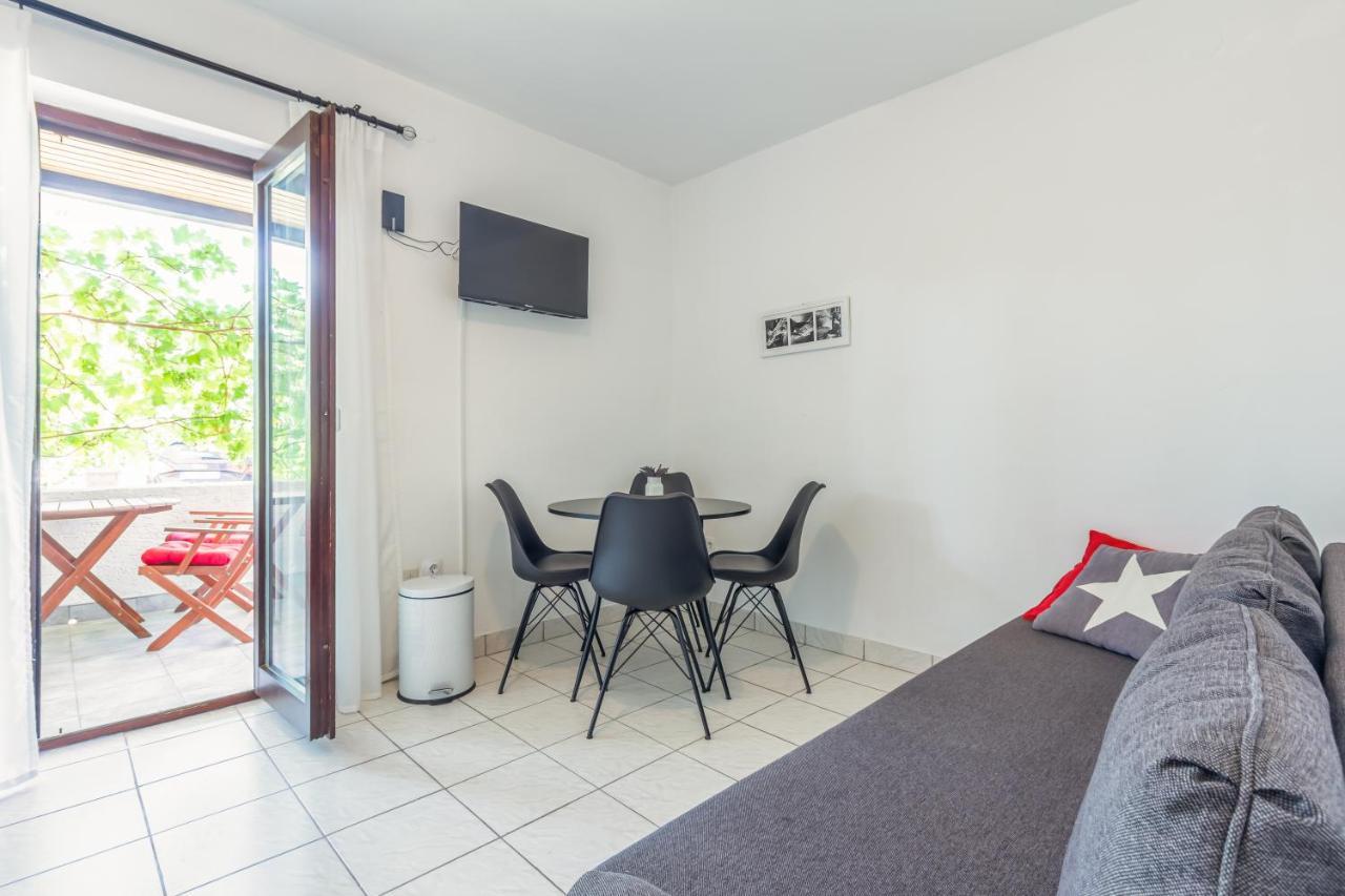 Apartments Vladan With Terrace Baska  Exterior photo